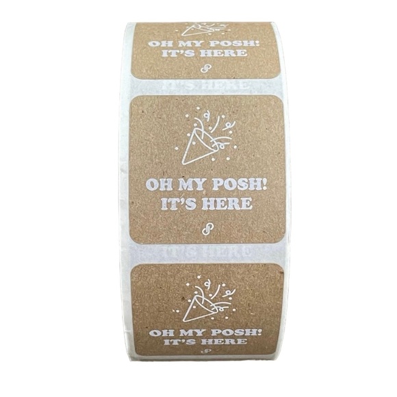 New Oh My Posh! It’s Here 300 Shipping Stickers By Poshmark 1 Roll - Picture 4 of 9